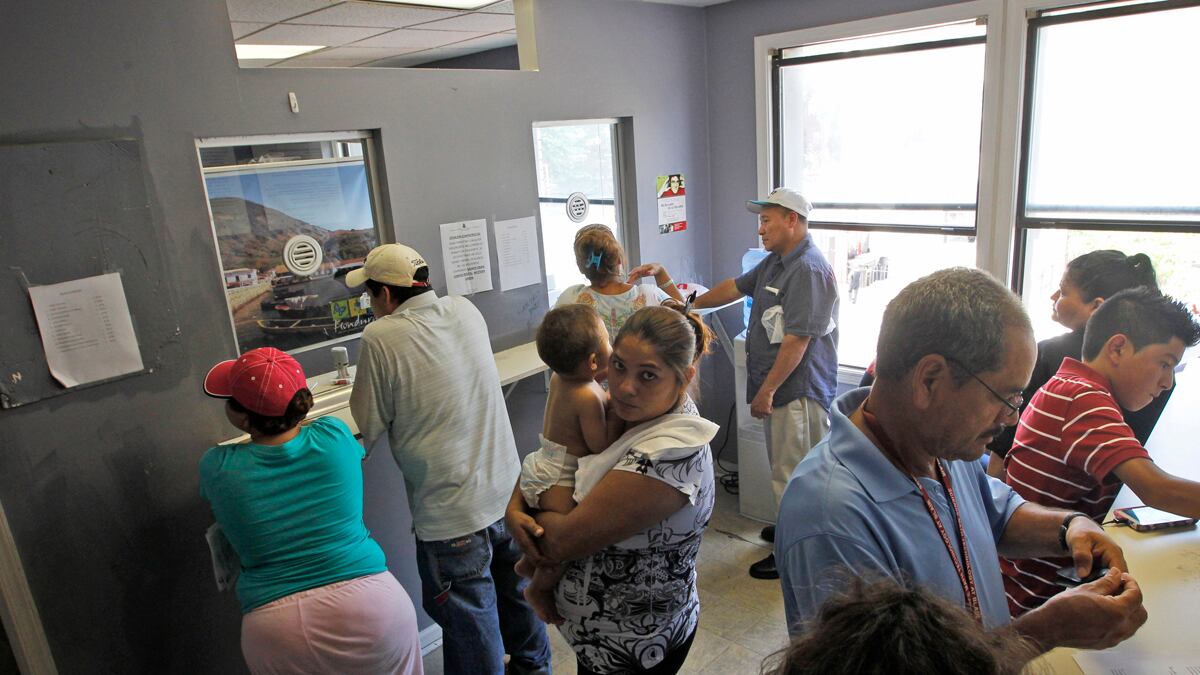 cheats/2013/01/02/obama-set-to-tackle-immigration/immigration-obama-deportation-cheat_u0ahnj