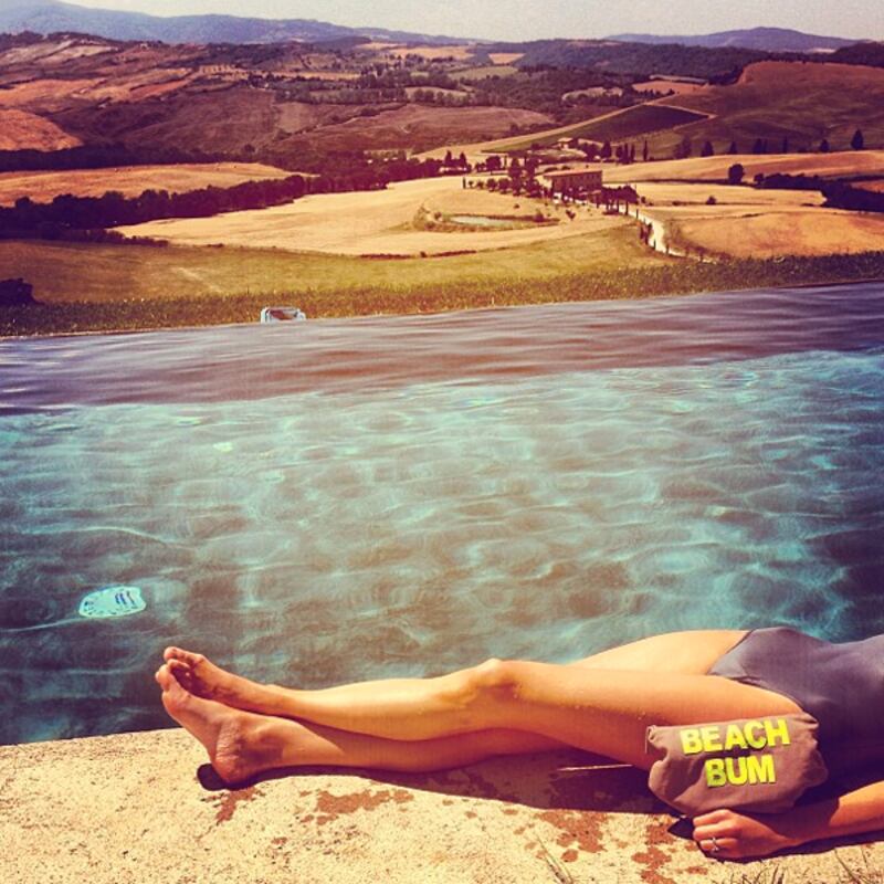 galleries/2013/07/27/dive-in-bar-refaeli-tory-burch-instagram-s-coolest-pools-photos/best-pools-instagram-delevigne_exxqx7