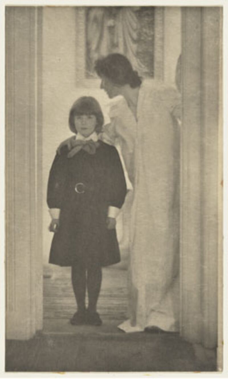 galleries/2010/05/03/women-in-photography/pictures-by-women---5_iqliud