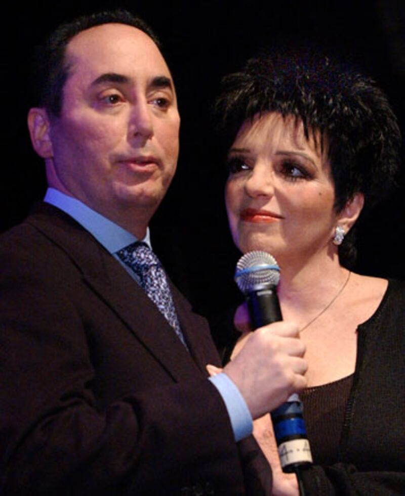 galleries/2010/07/14/doomed-couples/doomed-couples---minneli_nl2wor