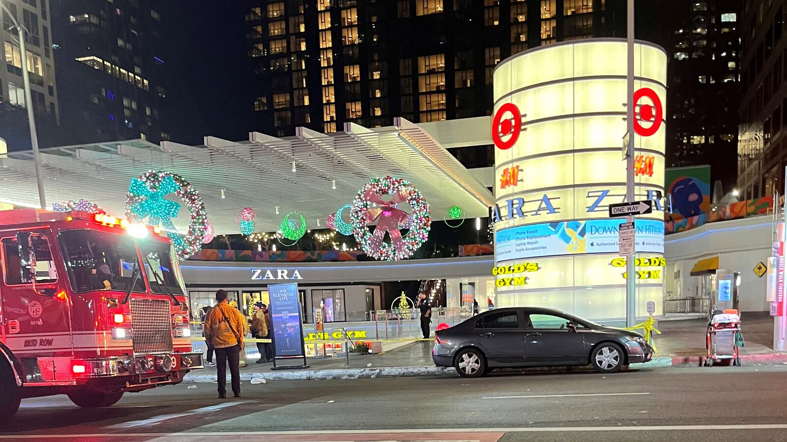 2022-11-16T050533Z_1918497350_RC2SMX9NO47I_RTRMADP_3_CALIFORNIA-SHOOTING_dbepae