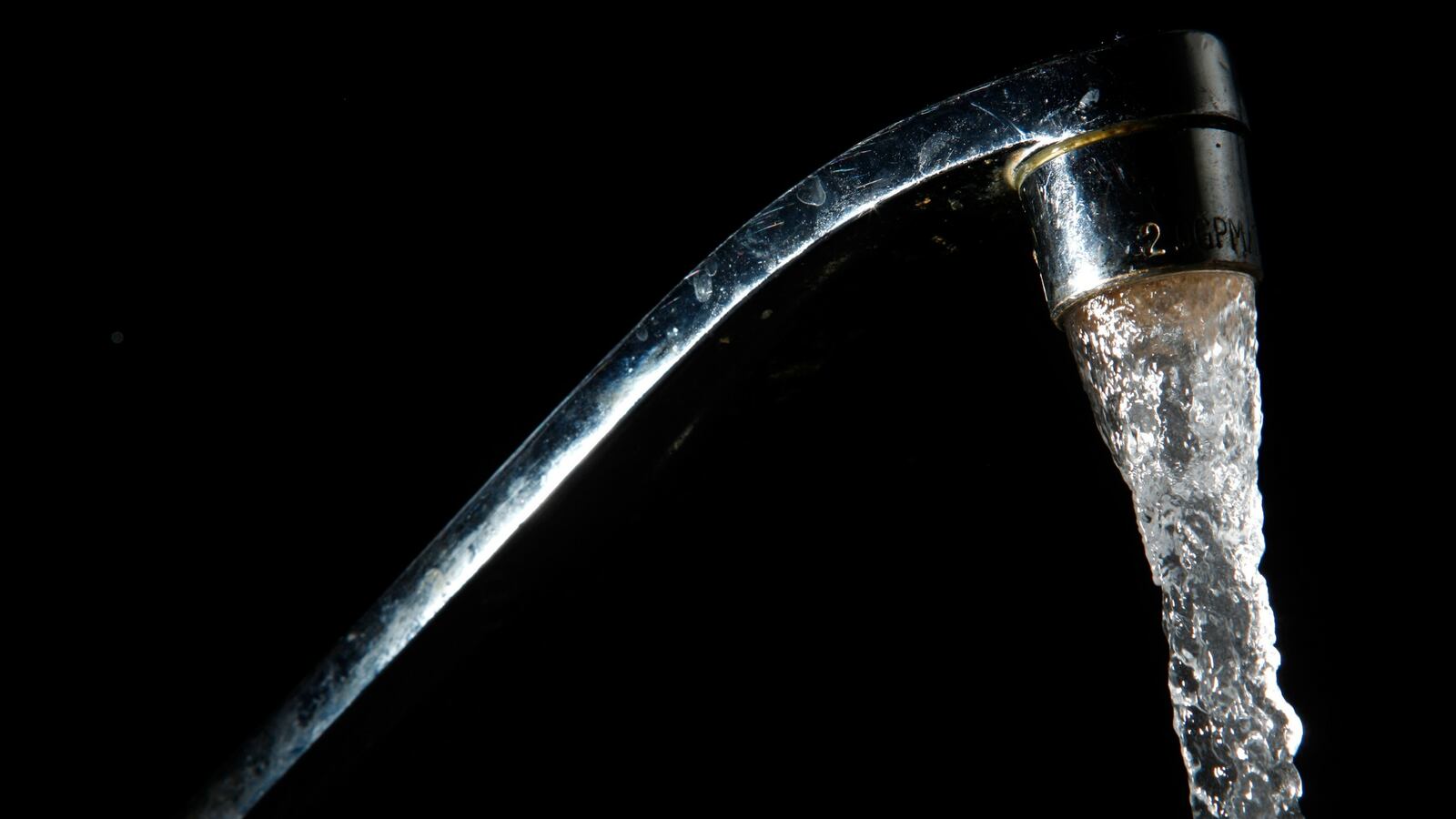 cheats/2016/02/24/mississippi-town-water-unsafe-for-pregnant-women-children/160224-water-faucet-cheat_nfwbr8