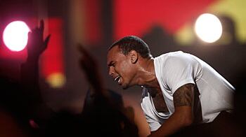 cheats/2010/06/28/chris-browns-teary-mj-tribute/brown-mj-tribute_yvksjw