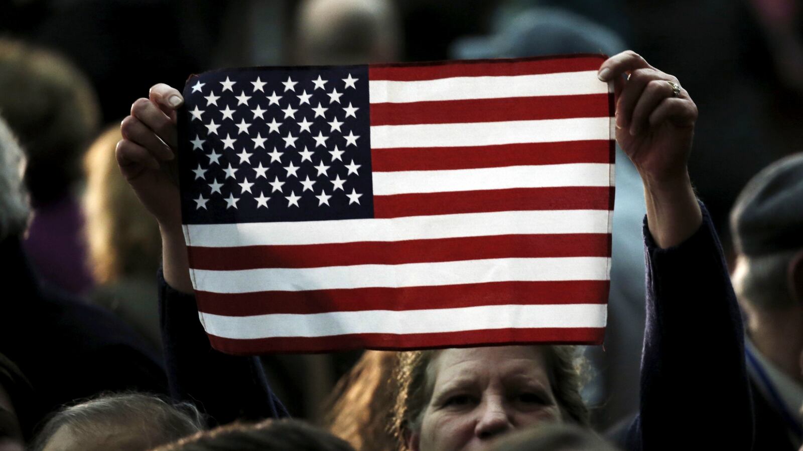 cheats/2016/02/05/record-number-give-up-u-s-citizenship/160205-american-flag-cheat_ivqab9