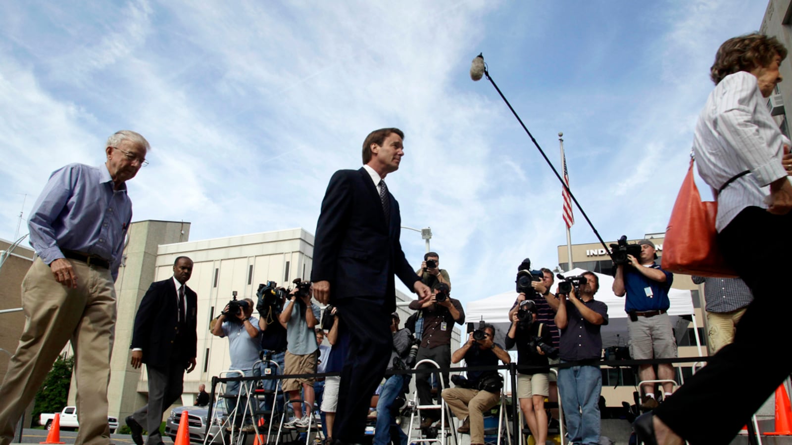 articles/2012/05/16/john-edwards-defense-rests-after-just-over-two-days-of-underwhelming-testimony/john-edwards-defense-rests-dimond_aqcykm