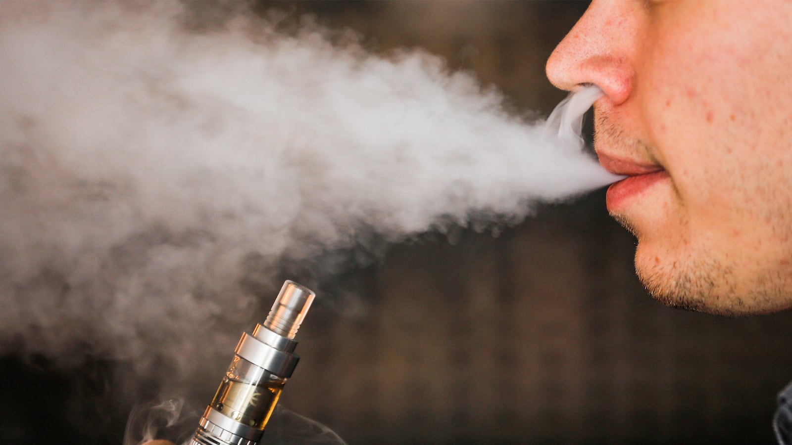 articles/2015/11/02/cdc-says-e-cigs-help-you-quit-smoking/151102-coolman-e-cigs-tease_vmqyip