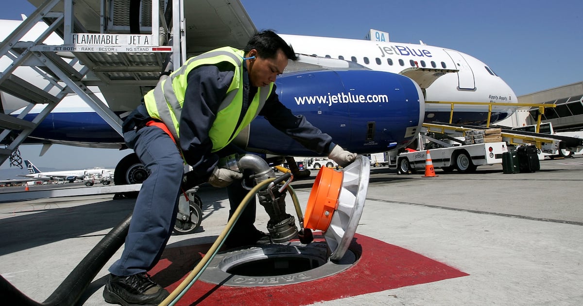Airports Warn Jet Fuel Shortages Are Just 3 Weeks Away Amid Trump‘s War