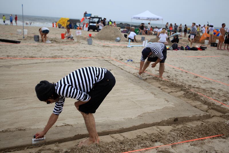 galleries/2013/08/11/seo-the-2013-artist-sandcastle-competition-hosted-by-creative-time-photos/gal-sandcastle-8_is1usg