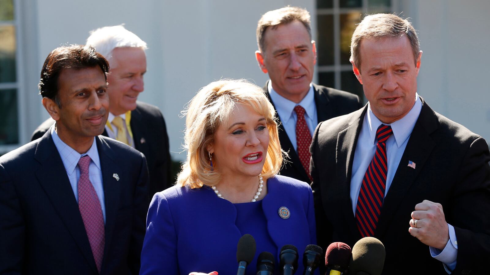 articles/2014/06/05/the-gubernatorial-glass-ceiling-and-what-it-means-for-hillary-clinton/140603-clift-women-pols-tease_zx6hcz