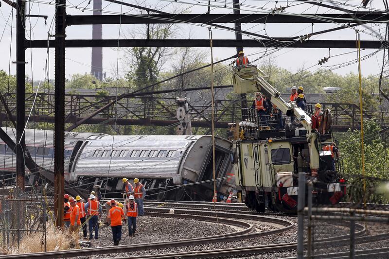 galleries/2015/05/13/amtrak-train-derails-in-philadelphia-photos/150513-philadelphia-train2_ygg7w2
