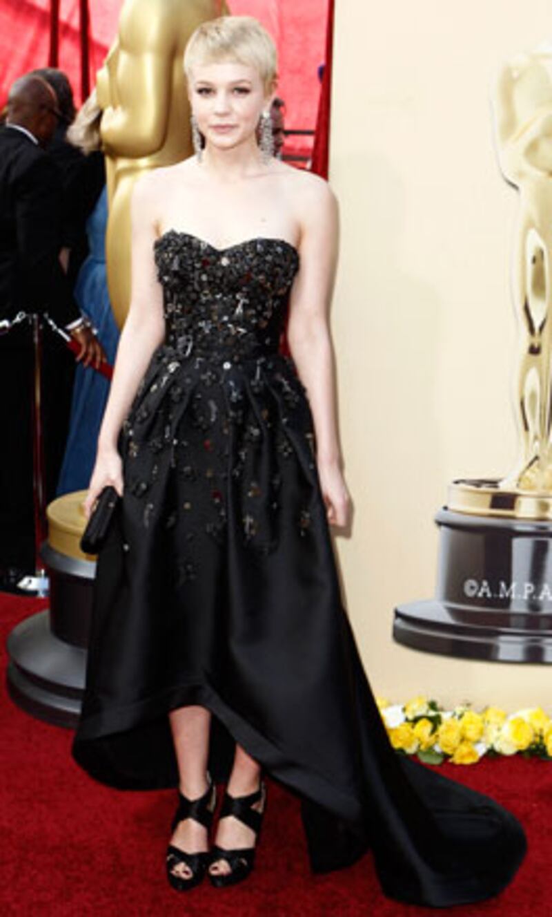 galleries/2010/03/07/oscar-arrivals-and-parties/oscar-arrivals---mulligan_ybimpr