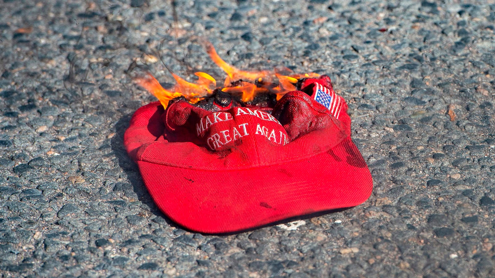 201113-lewis-sad-maga-tease_iozxji