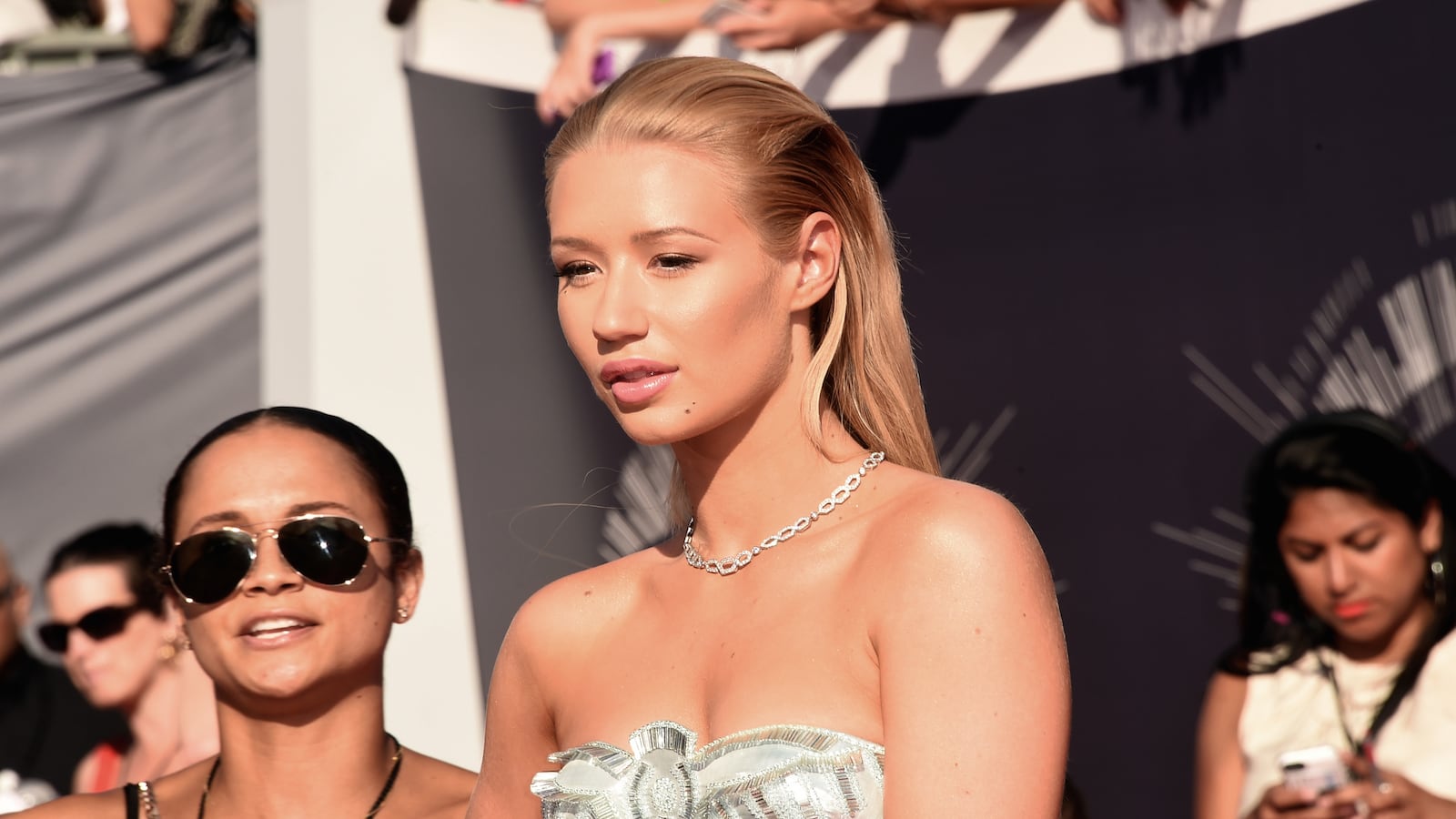 cheats/2014/09/12/iggy-azalea-possibly-underage-in-tape/140912-iggy-cheat_l1gtuo