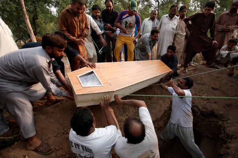 galleries/2013/09/23/pakistani-church-bombing-kills-dozens-photos/gal-pakistani-church-12_tnudfq
