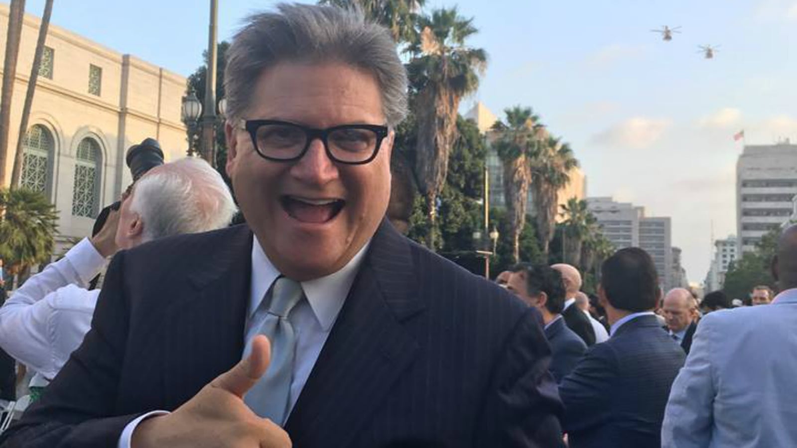 180308-hugsberg-banned-from-hugging-cheat_k6rp31