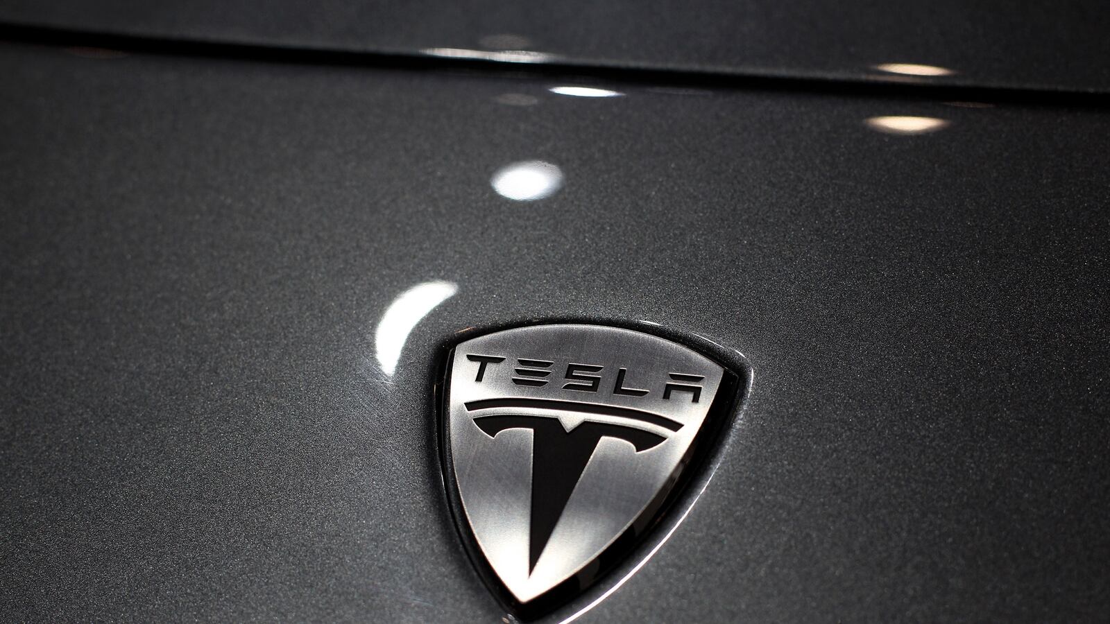 cheats/2013/08/07/tesla-beats-earnings-expectations/130807-tesla-cheat_say1zq