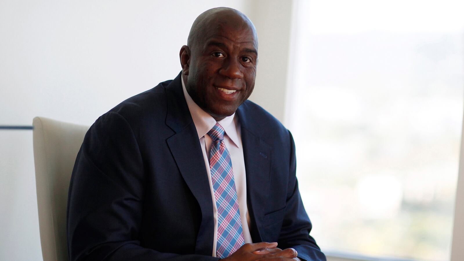 cheats/2014/05/13/magic-johnson-pray-for-sterling/140513-magic-cheat_ymlfds