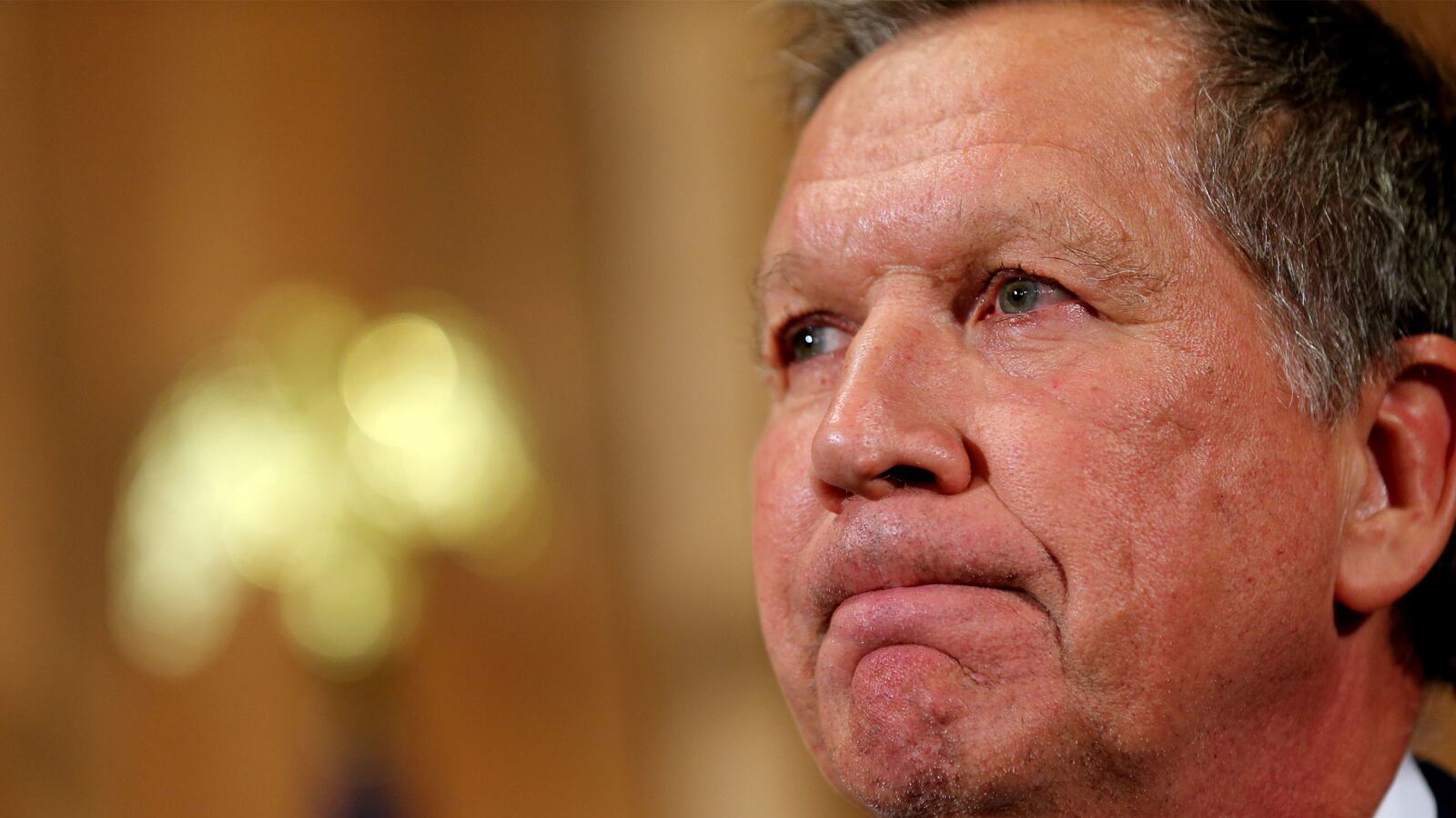 cheats/2016/10/31/kasich-writes-in-mccain-for-potus/160717-John-Kasich2-cheat_q2ukel