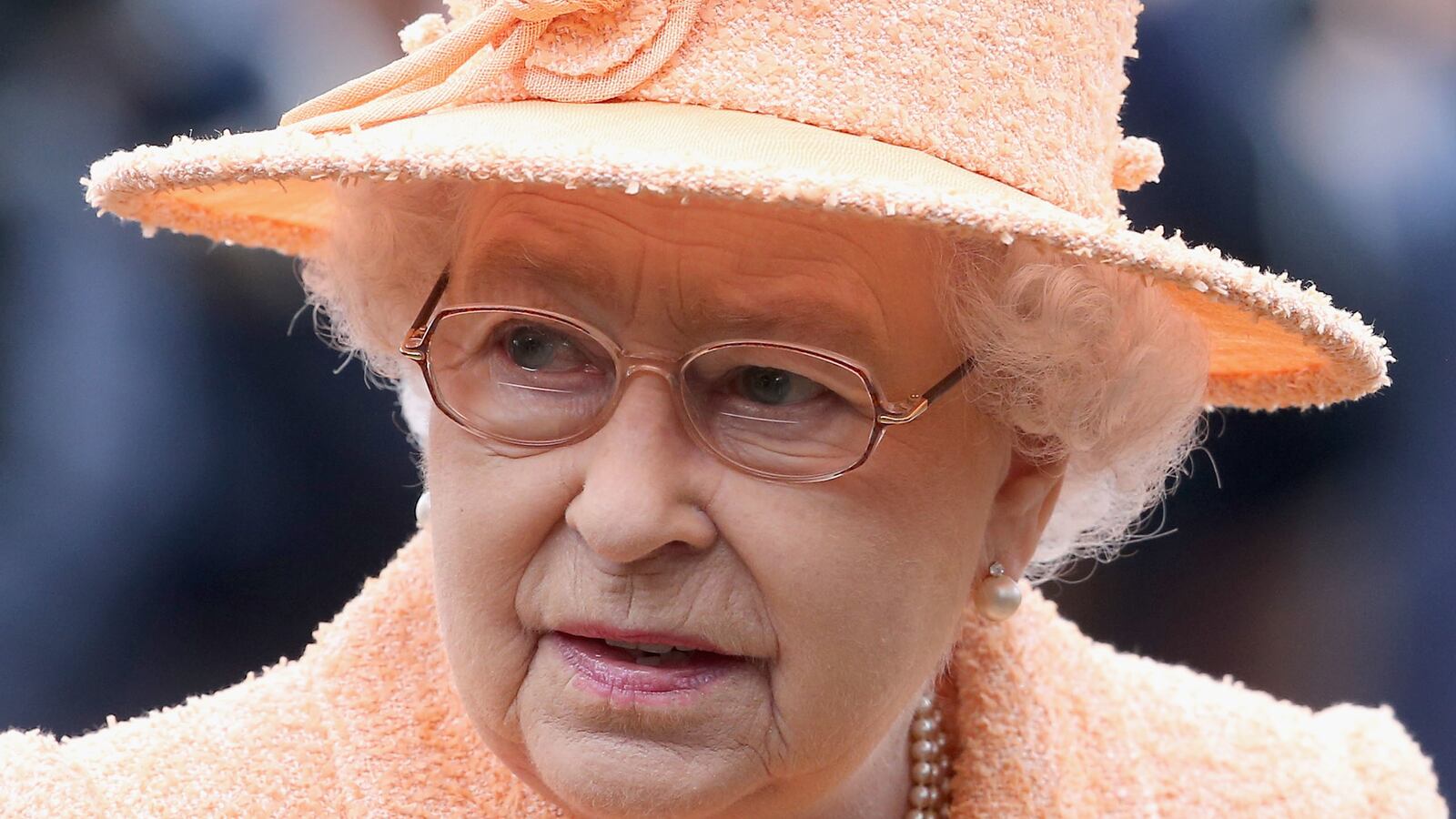 cheats/2014/01/28/queen-elizabeth-s-down-to-1-million/140128-queen-elizabeth-cheat_x47hkq