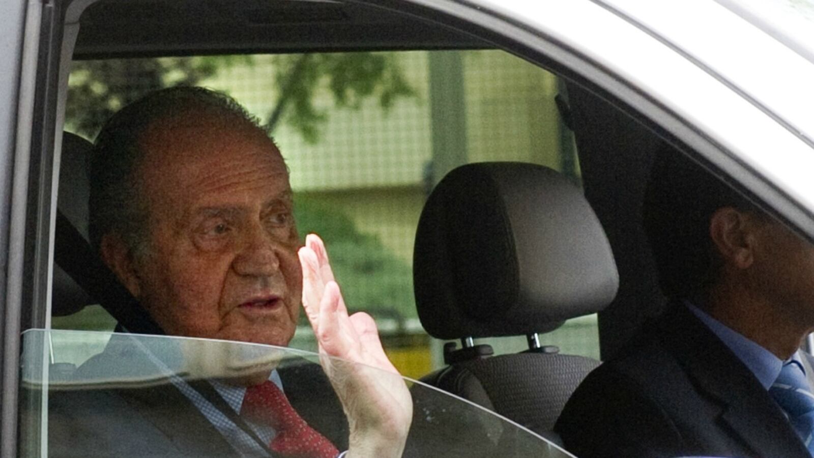 articles/2014/06/09/prince-charles-is-withering-waiting-for-the-throne-says-spain-s-outgoing-king-juan-carlos/spain-king-cheat_lhi1kb