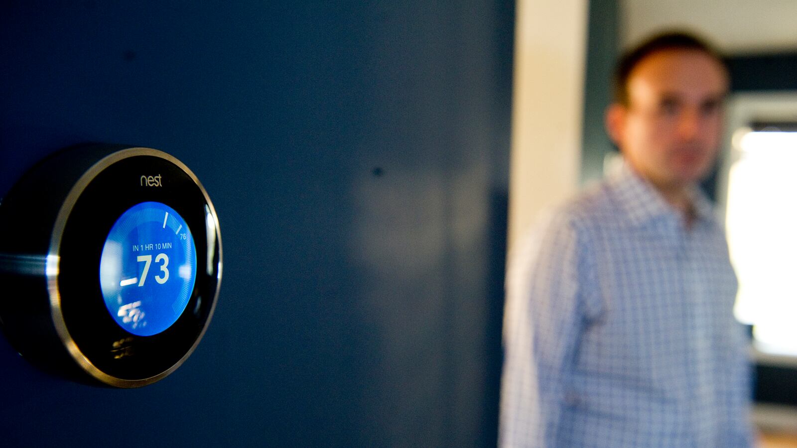 articles/2013/11/15/how-to-hack-the-perfect-home/131114-gross-nest-thermostat-tease_whve9r