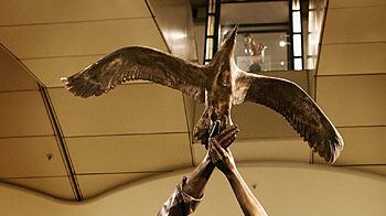 articles/2010/05/10/fayeds-innocent-victims/gregory-harrods-statue_e5wa9q