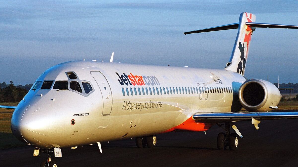 cheats/2011/09/05/man-chokes-to-death-on-airplane/man-chokes-on-flight-cheat_vk7ev7