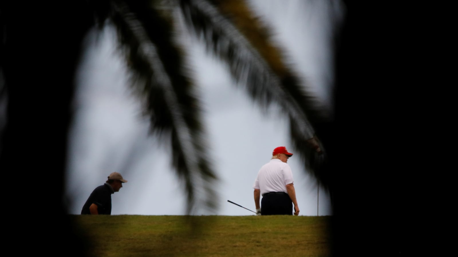 2020-12-30T181212Z_799354406_RC2UXK9D901U_RTRMADP_3_USA-TRUMP_hqociy