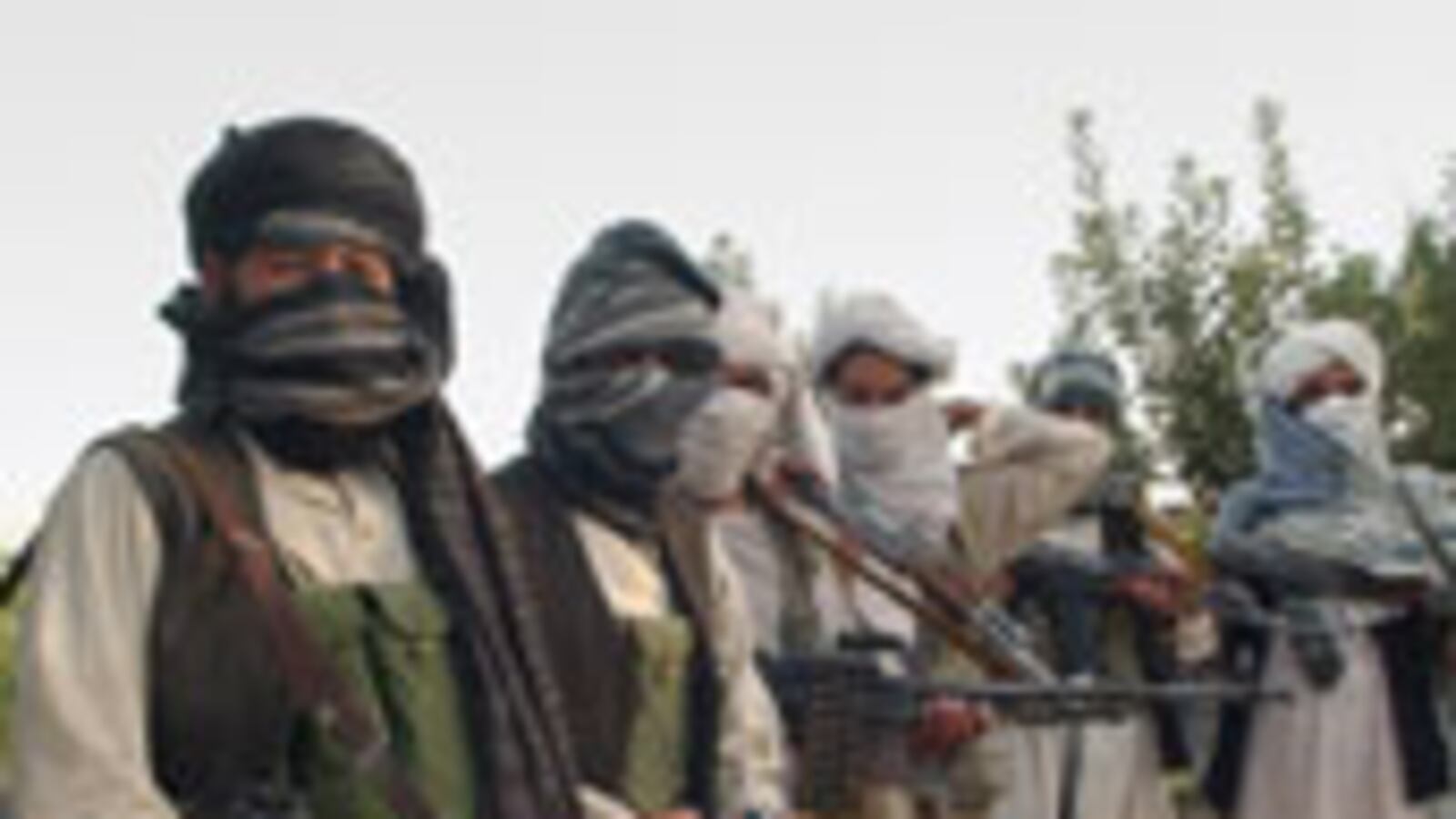 articles/2009/12/21/are-they-sneaking-terrorists-in/shenon-immigration_70746_wpxwmf