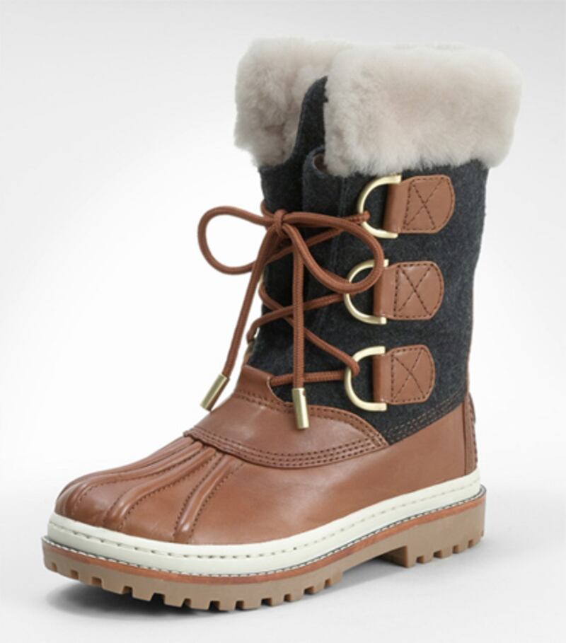 galleries/2011/11/27/cyber-monday-deals-and-steals/tory-burch-duck-boot-cyber-monday_qyn5un