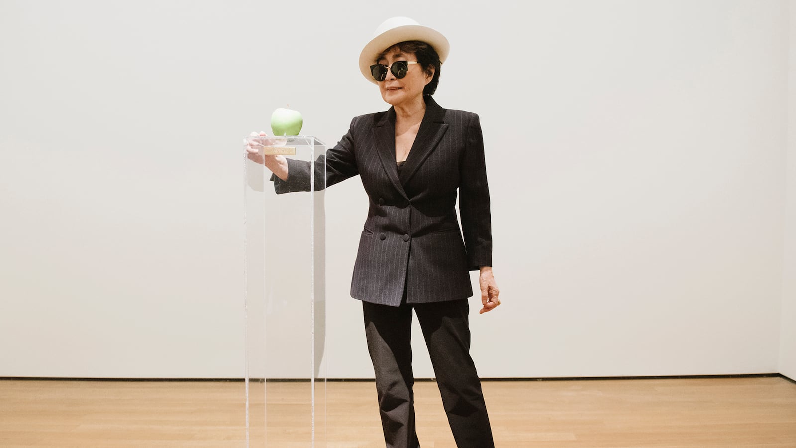 articles/2015/05/19/yoko-ono-wants-you-to-hold-hands-with-strangers/150518-jones-ono-tease_ic377h