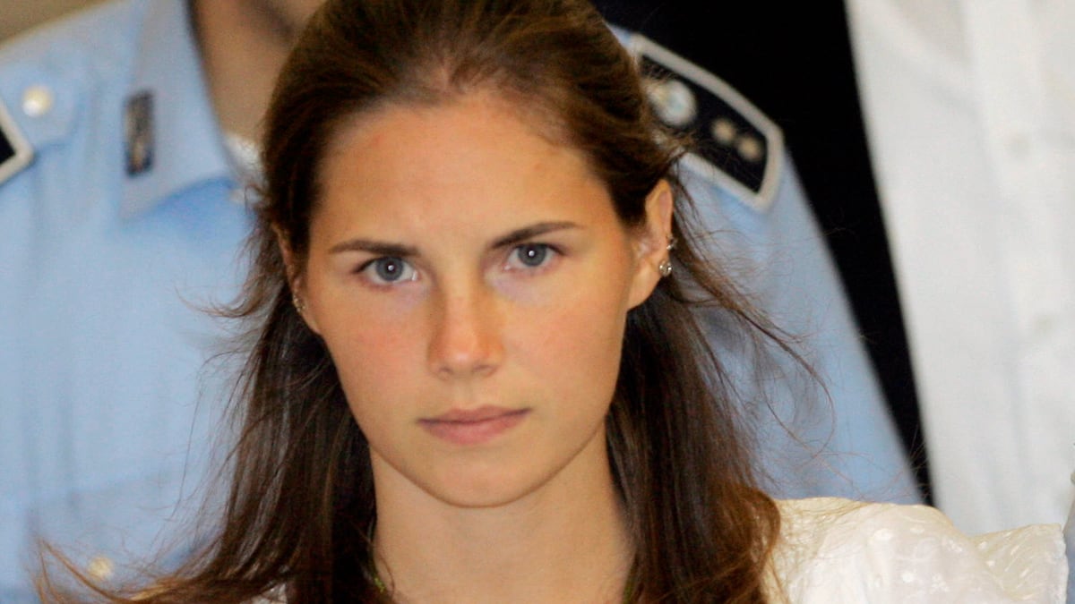 cheats/2012/02/16/amanda-knox-sells-book-for-4-million/amanda-knox-memoir-cs_w99npa