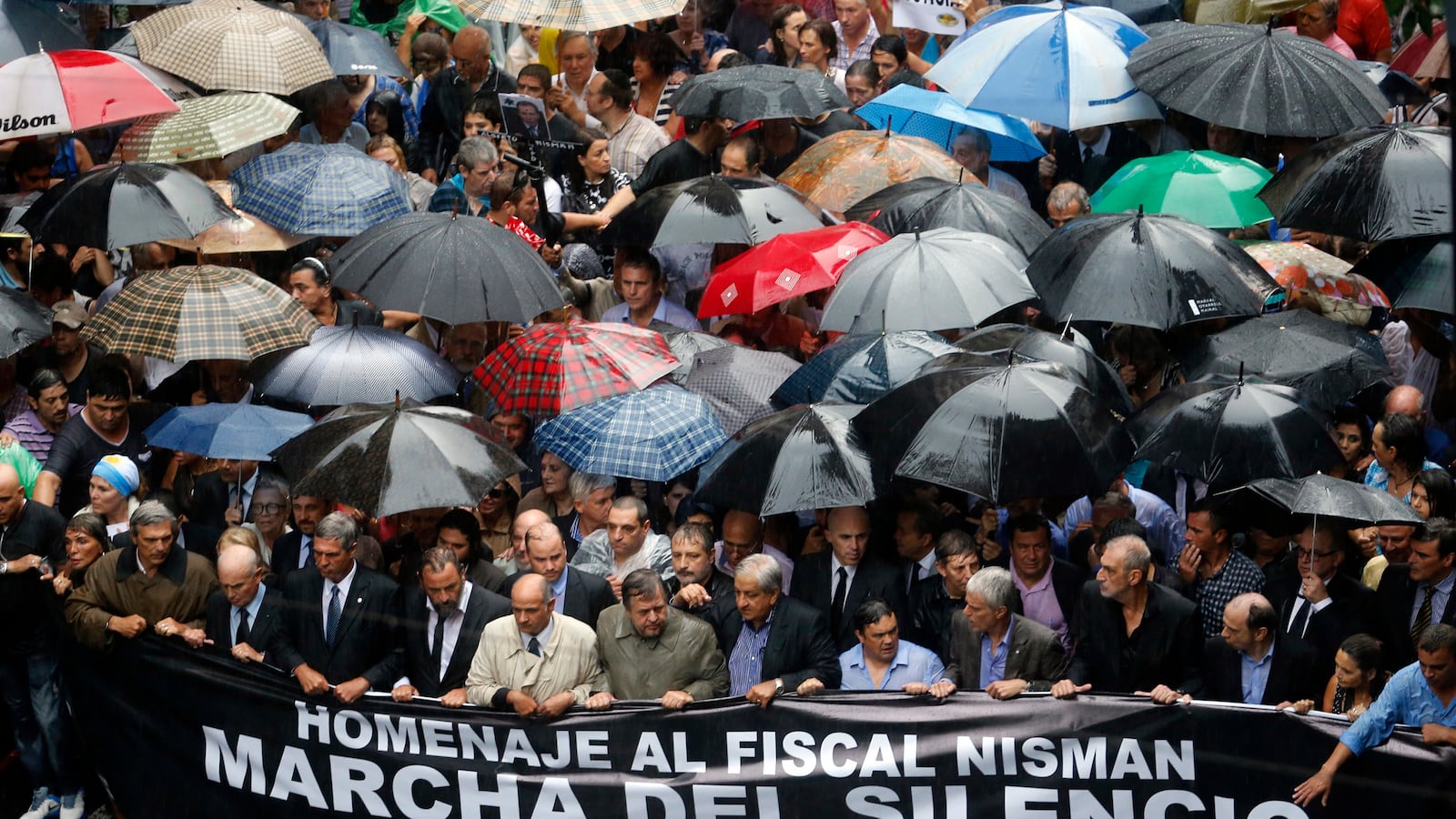 articles/2015/02/19/a-huge-march-in-argentina-demands-justice-for-the-nisman-killing/150219-dobry-argentina-march_pkqwod