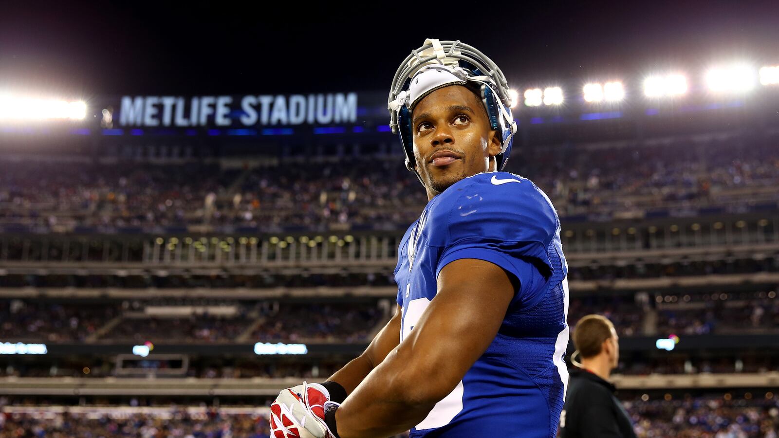 articles/2015/10/27/ny-giants-star-victor-cruz-i-guarantee-i-ll-be-back-this-regular-season/151026-stern-cruz-tease_h612yu