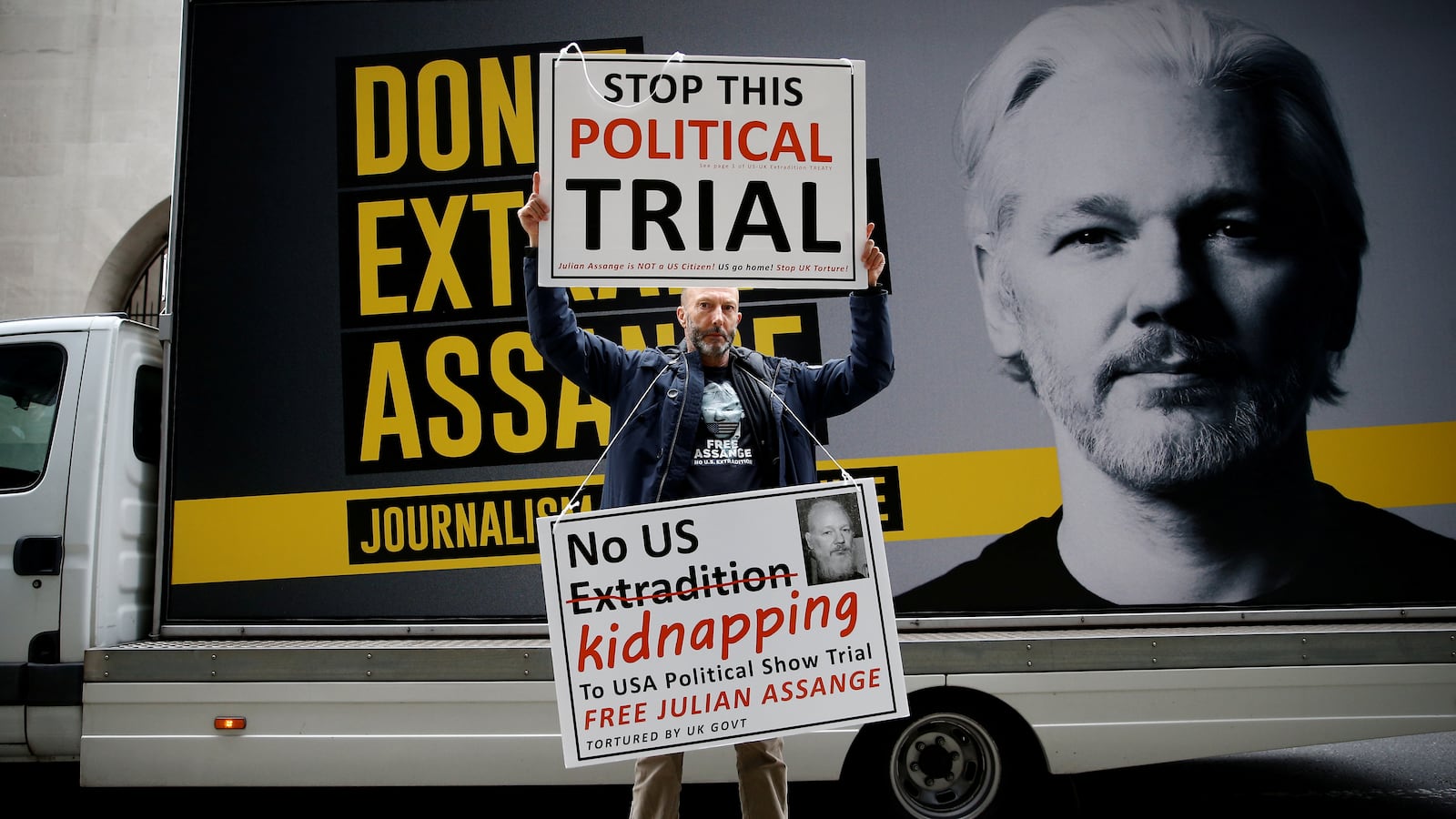 2020-09-08T000000Z_351954075_RC28UI9GPGQ2_RTRMADP_3_BRITAIN-ASSANGE_rpanxl