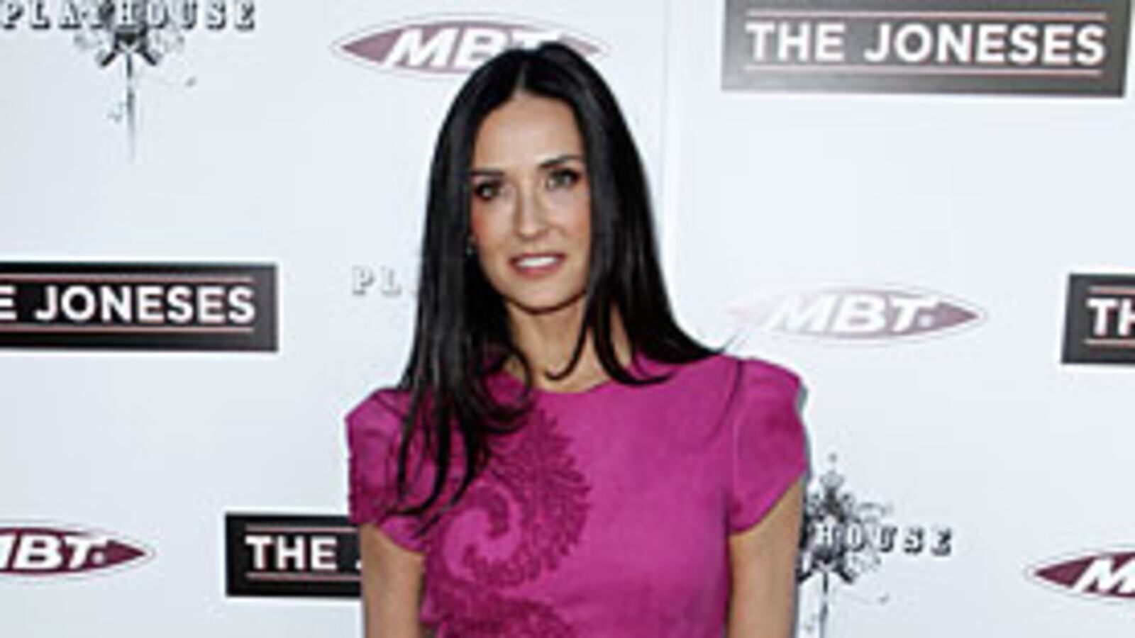 galleries/2010/04/08/week-in-red-carpet-4-9/wirc-410---moore_otsgqs