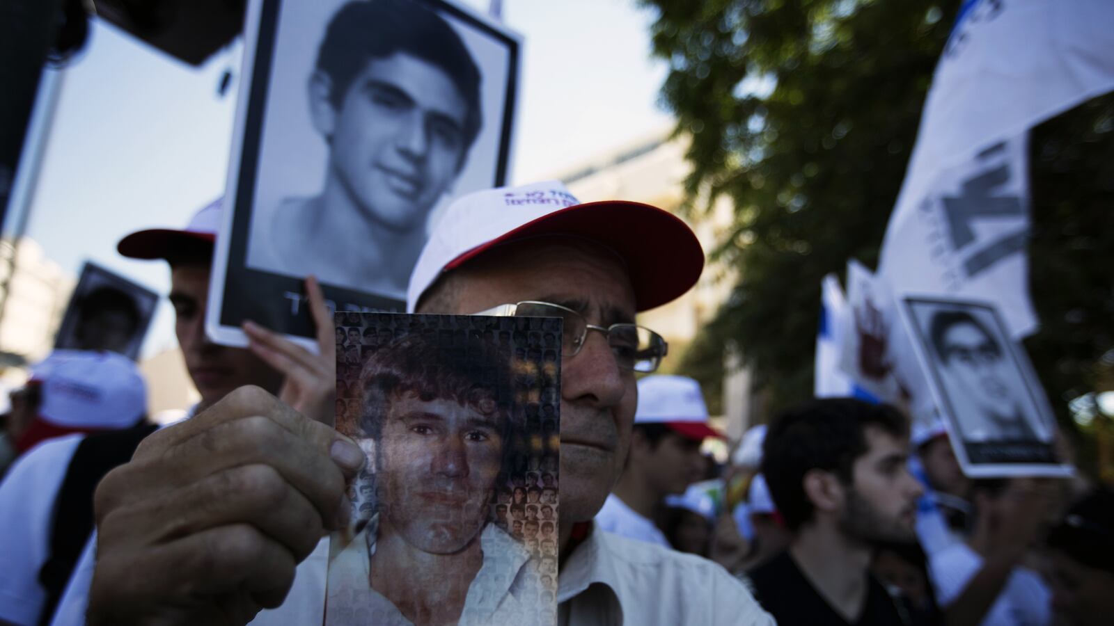 articles/2013/08/06/why-did-netanyahu-release-palestinian-prisoners/prisoner-release-openz_kygr89