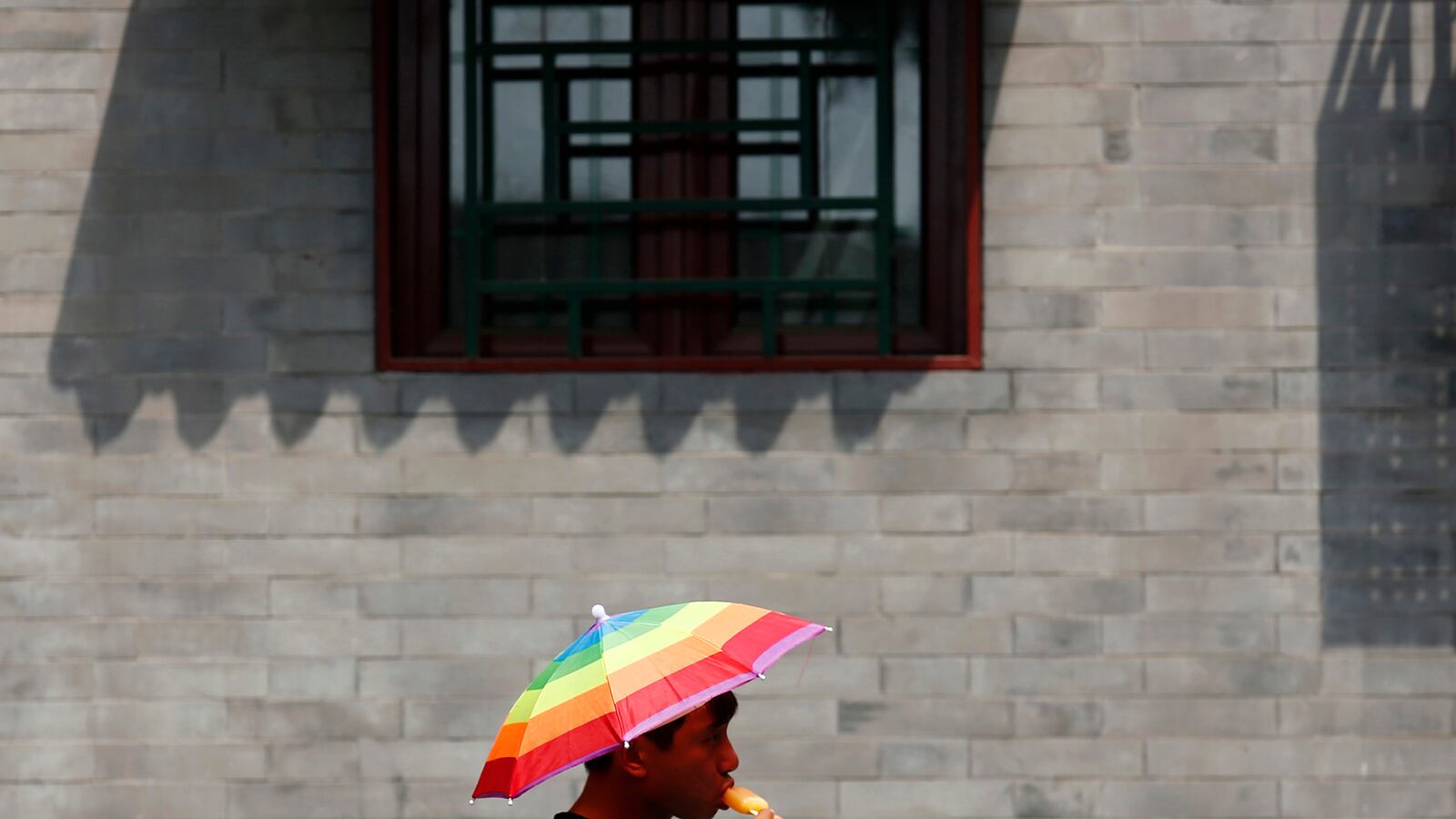 cheats/2014/06/18/may-was-hottest-on-record/140618-may-weather-cheat_hjg6wb