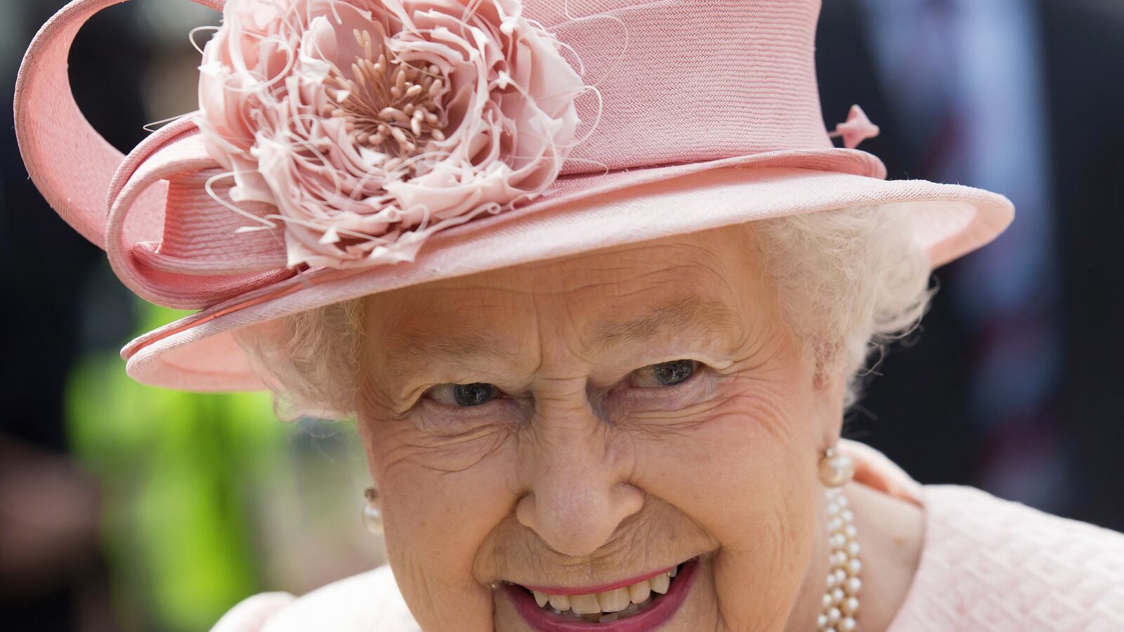 articles/2016/06/28/queen-declares-i-m-still-alive-after-brexit-drama/160628-sykes-queen-brexit-tease_imsllq