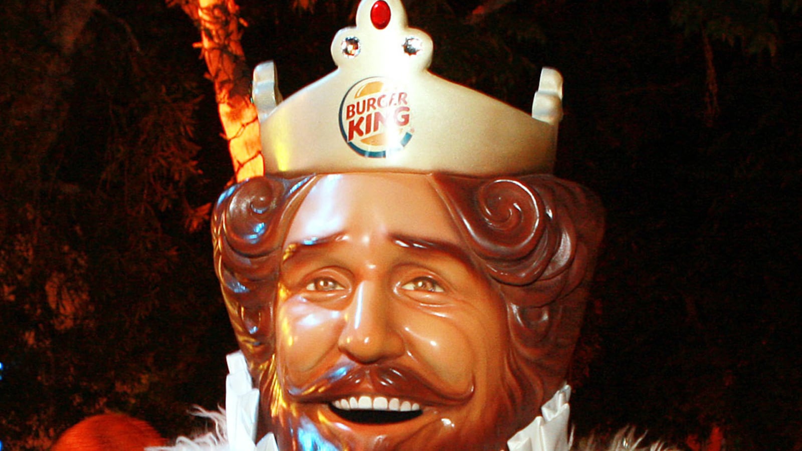 cheats/2011/08/19/burger-king-drops-mascot/burger-king-drops-mascot-cheat_gpfqry