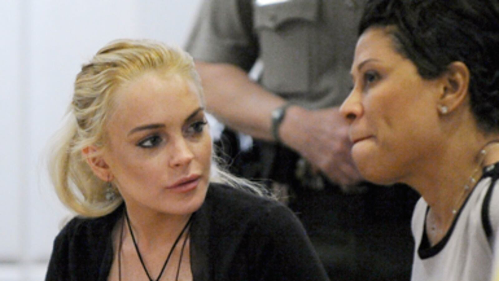 articles/2011/02/23/lindsay-lohan-threatened-with-jail/pelisek-lohan-plea_162065_bljqd2