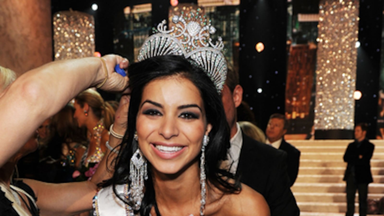 cheats/2010/05/17/miss-usa-crowns-first-muslim-winner/miss-usa_v07ncx