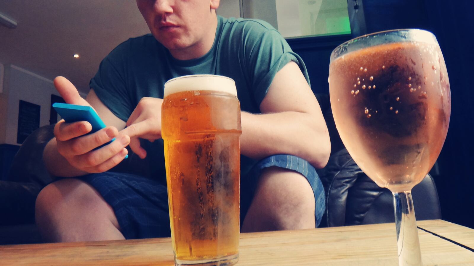 articles/2014/01/22/drizly-wants-to-become-the-amazon-com-for-alcohol/140122-ries-drizly-tease_ugyvvb