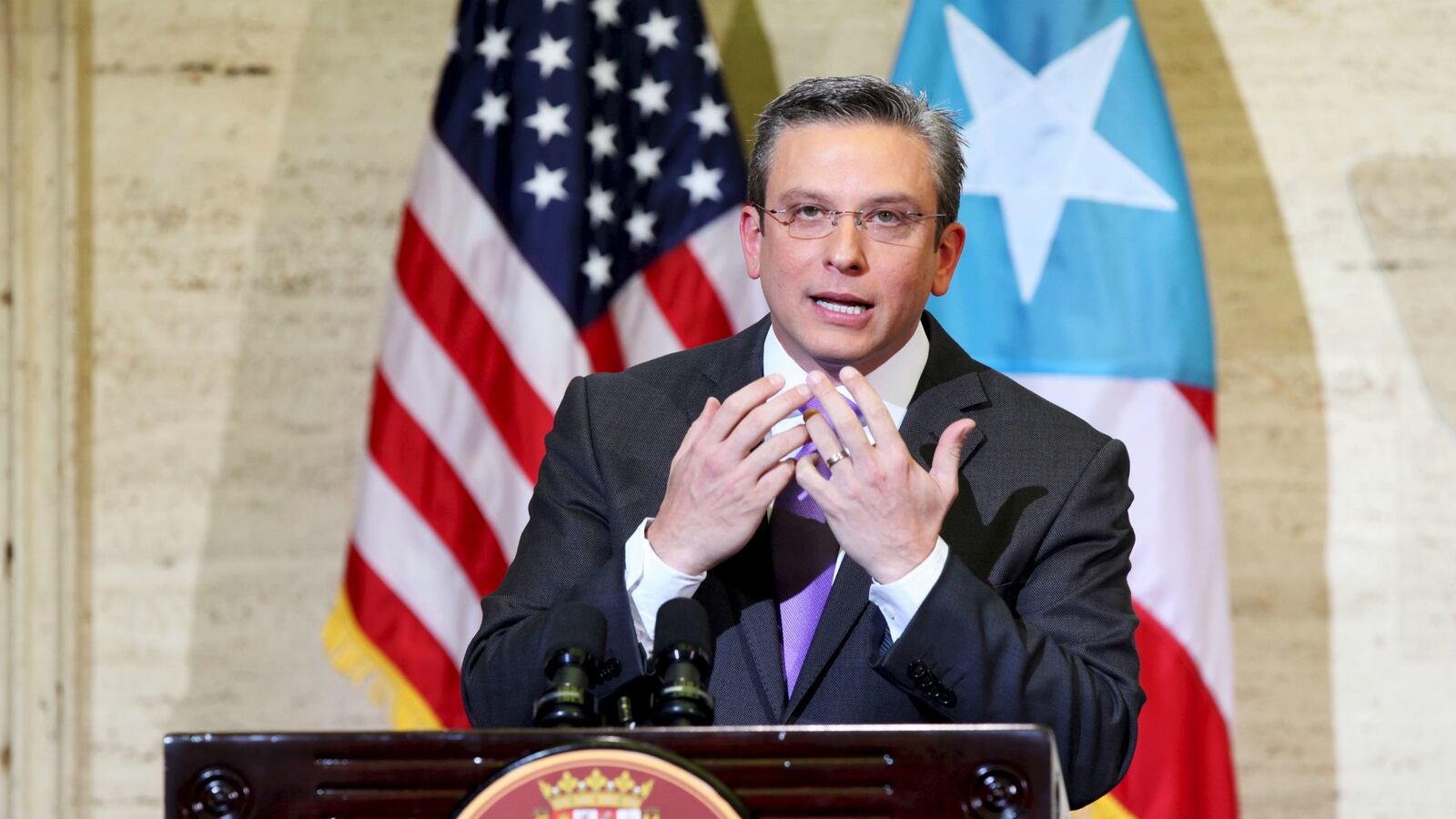 cheats/2016/05/01/puerto-rico-to-default-on-debt-payment/160501-garcia-padilla-puerto-rico-debt-default-cheat_oyzfzv