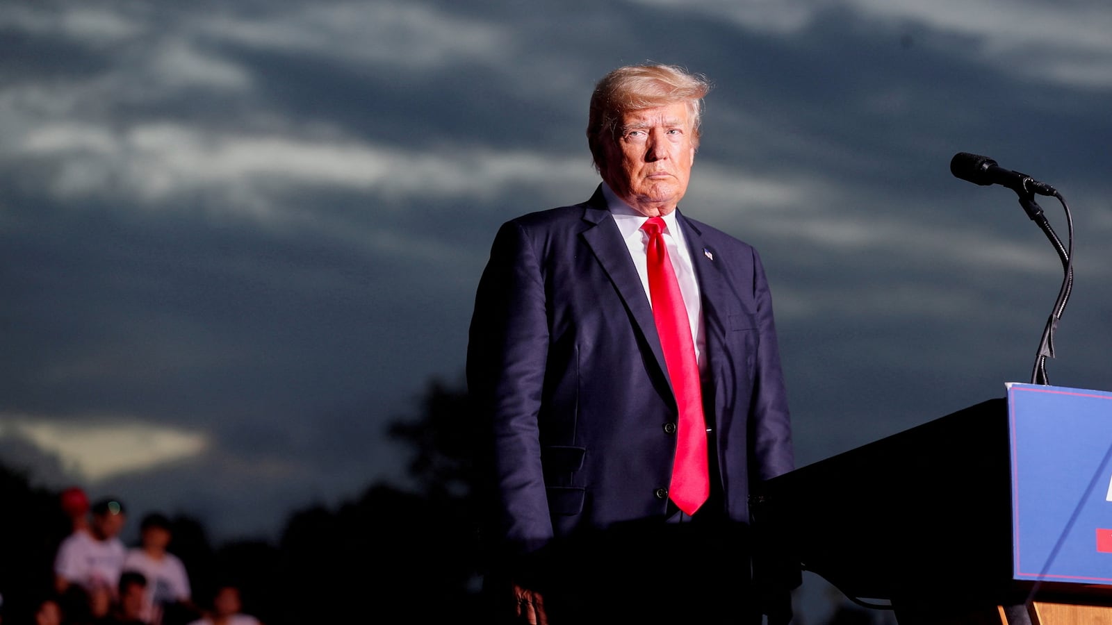 2021-12-15T025242Z_554044477_RC2QER93U1ZB_RTRMADP_3_USA-TRUMP-TAXES_o5a7sf