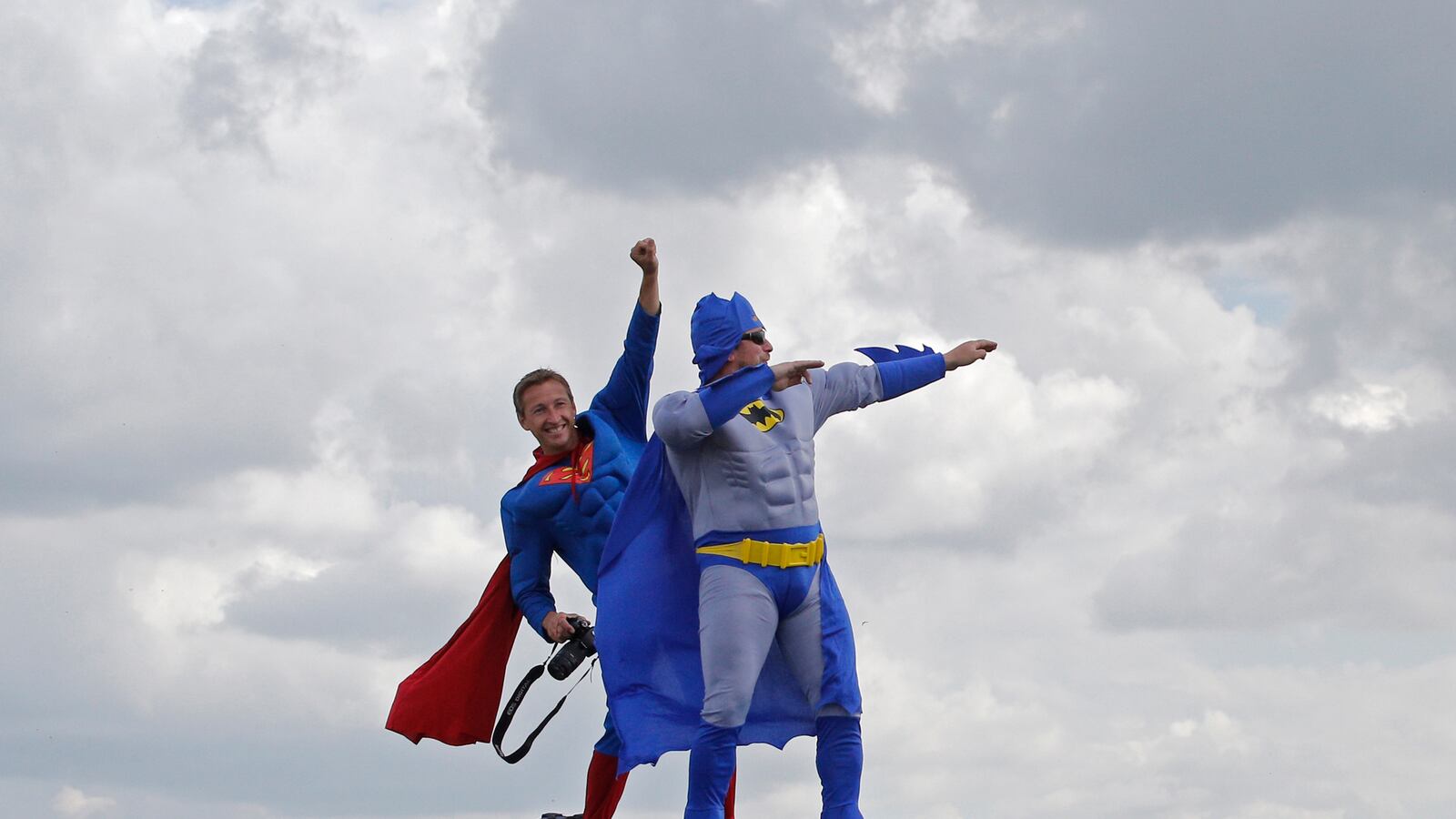 cheats/2013/07/21/batman-superman-to-team-up/132107-super-bat-man-cheat_x4xkdj