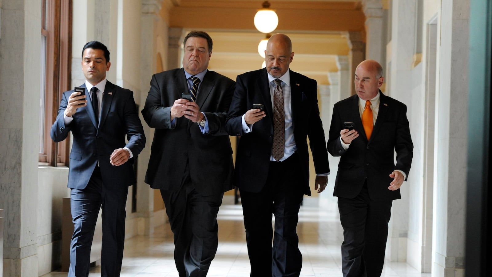 articles/2013/11/15/alpha-house-review-amazon-s-comedy-falls-to-sitcom-predictability-gay-jokes/131115-freedlander-alpha-house_otcddr