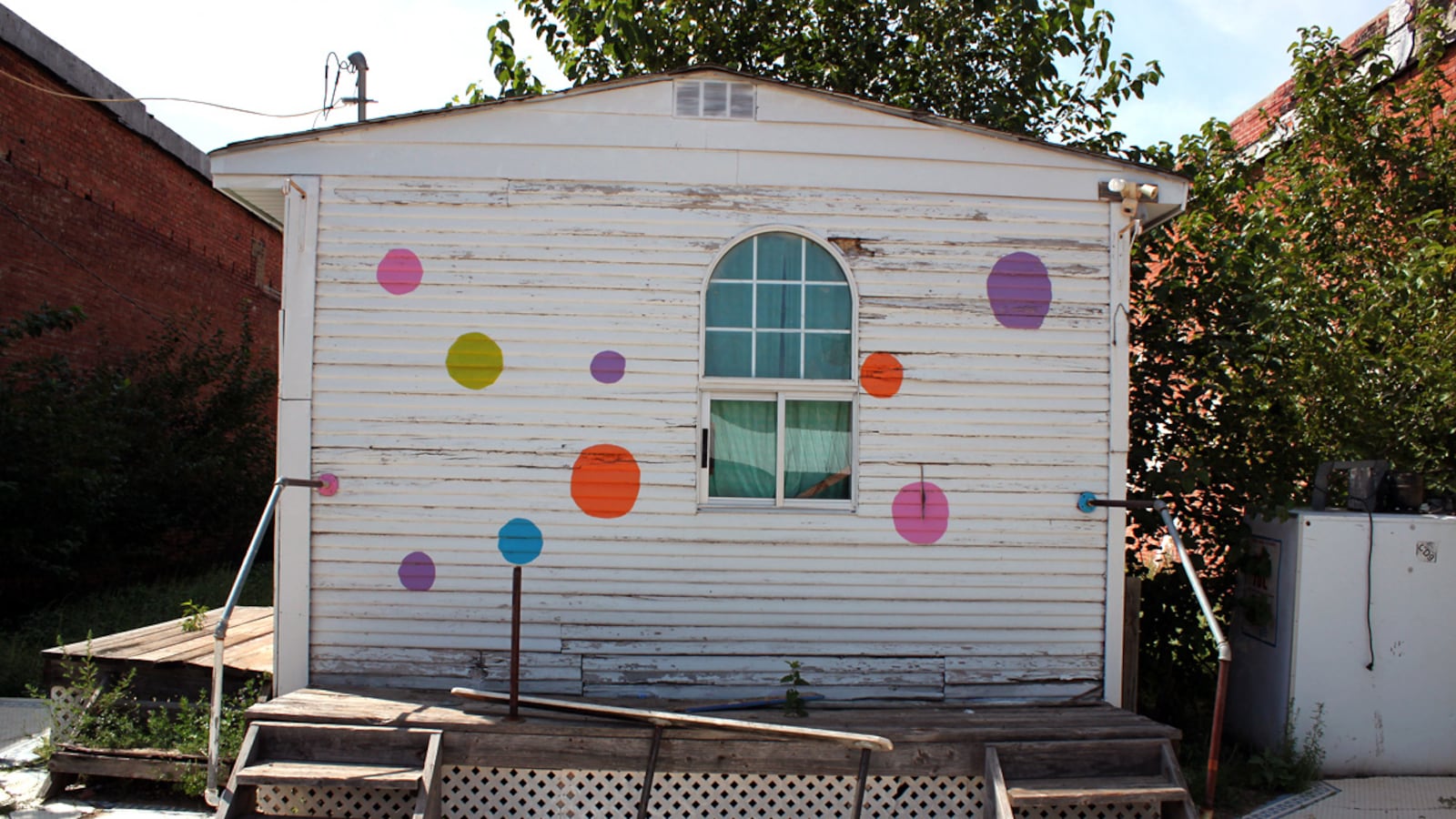 articles/2012/09/23/searching-for-the-ghost-of-roger-miller-in-erick-okla/erick-oklahoma-jones-main-art_zrlj6k