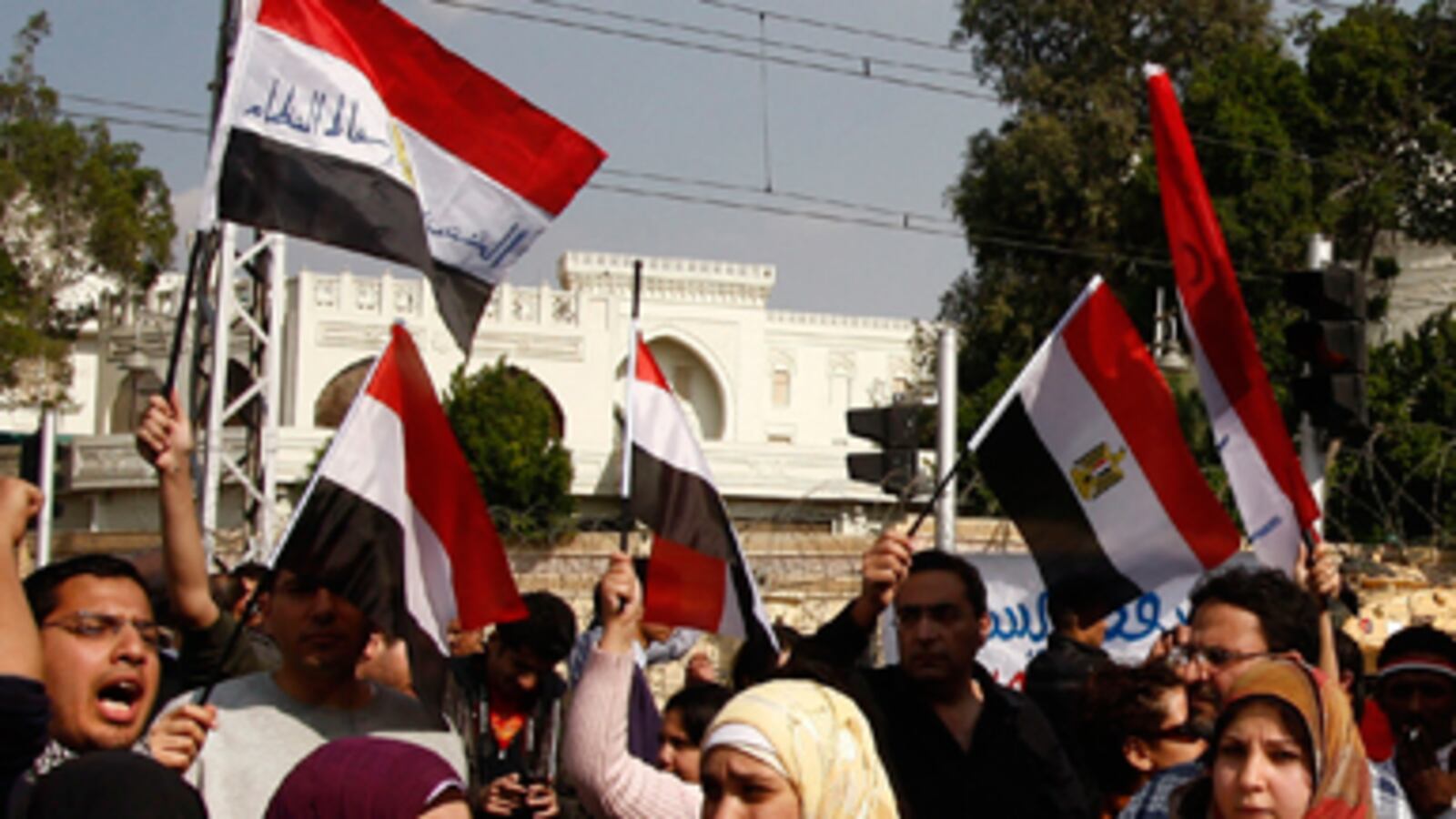 articles/2011/02/11/egyptians-rejoice-in-tahrir-square/dehghanpisheh-egypt-riots_159353_pleijd