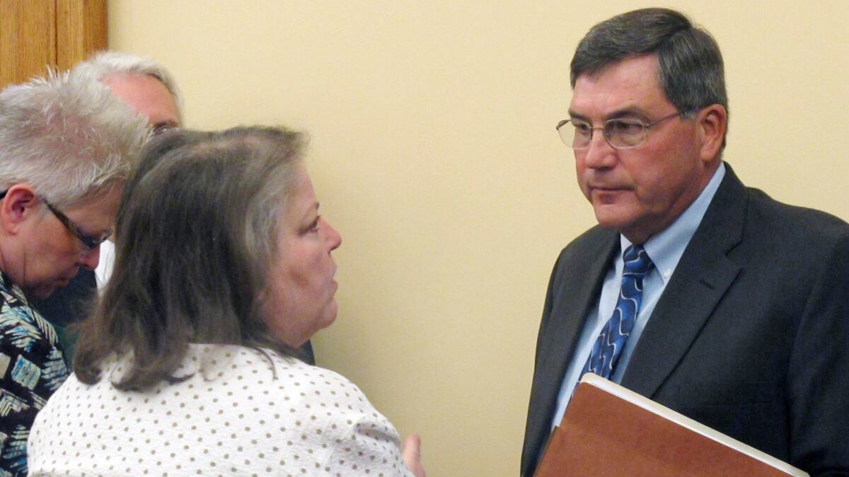 cheats/2011/07/01/kansas-licenses-one-abortion-clinic/abortion-kansas-clinic-license-cheat_kuffzj